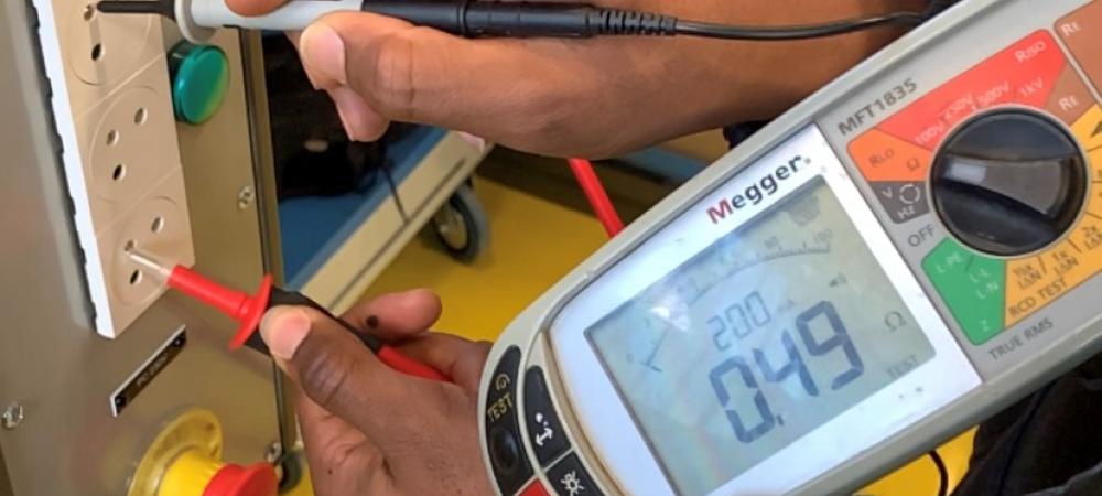 CONSUEL - don de contrôleurs d’installation aux apprentis